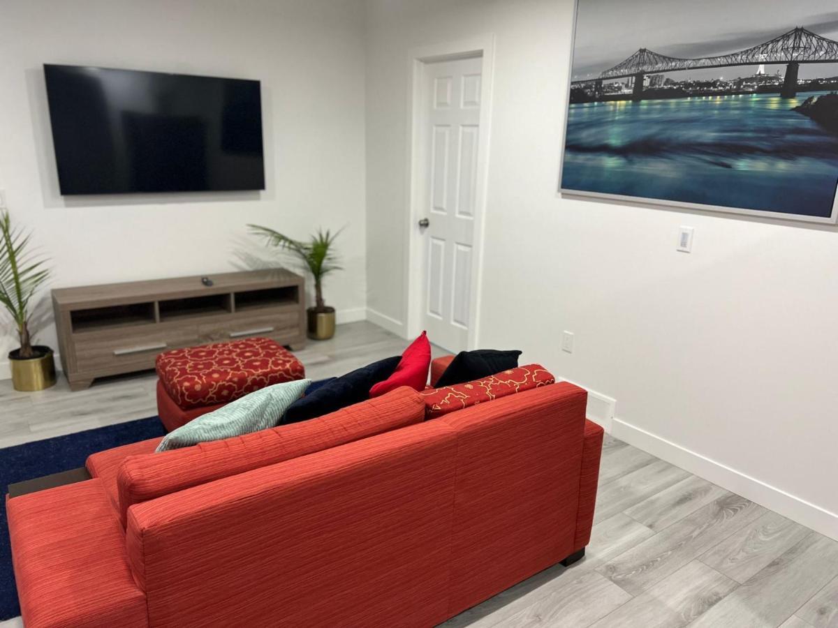 Beautiful 2 Bedroom Home Away From Home YYC Exteriér fotografie