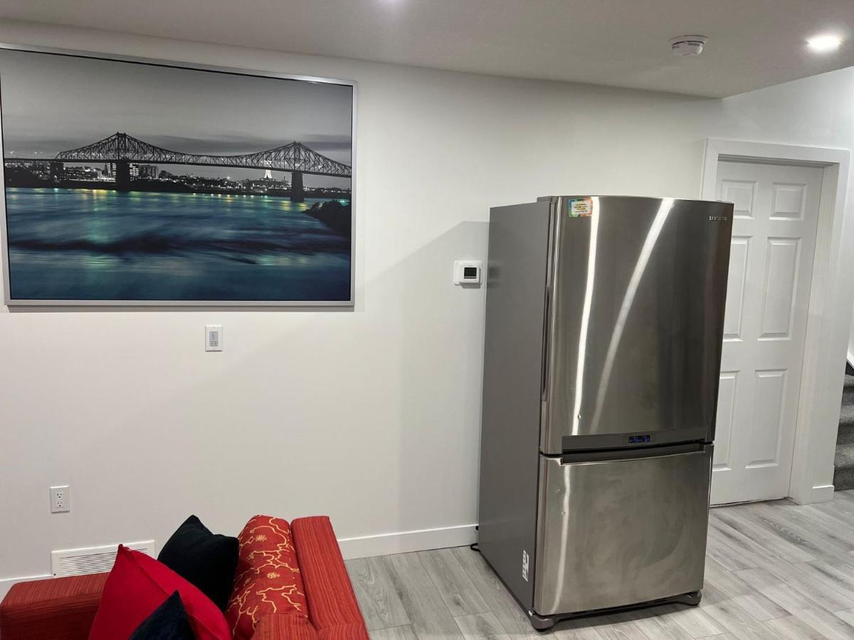 Beautiful 2 Bedroom Home Away From Home YYC Exteriér fotografie