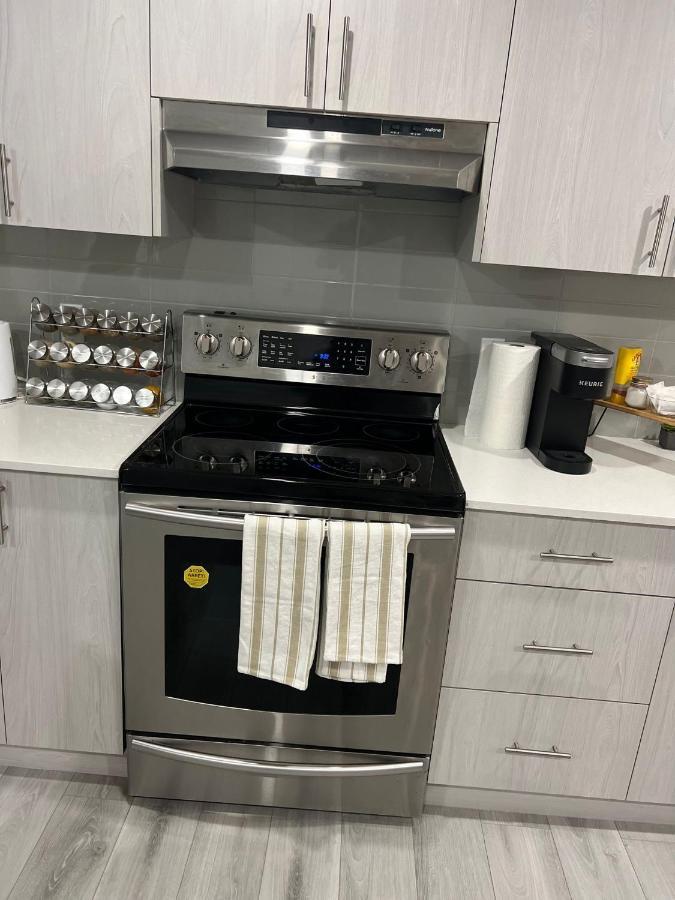 Beautiful 2 Bedroom Home Away From Home YYC Exteriér fotografie